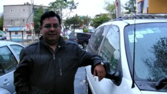 Eduardo Simón, dueño de un auto importado