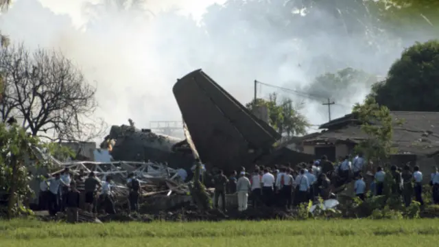 Selama tiga tahun terakhir, terdapat empat pesawat milik TNI AU yang jatuh atau terbakar. Salah satunya, pesawat Fokker F-27 yang jatuh di dekat Lanud Halim Perdanakusuma, 2012 lalu.