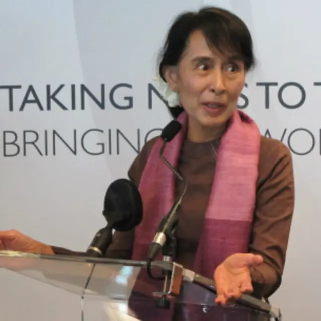 Bà Aung San Suu Kyi nói đến thăm BBC như 'trở về nhà'
