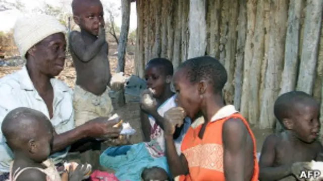 Допомога бідним потерпає від кризи