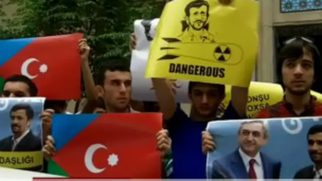 Ötən il Bakıdakı İran səfirliyi qarşısında etiraz aksiyası keçirilib. 