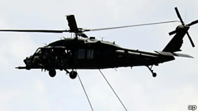 اس وقت یہ واضح نہیں کہ کتنے ہیلی کاپٹر لاپتہ ہوئے ہیں یا ان میں کتنے لوگ سوار تھے