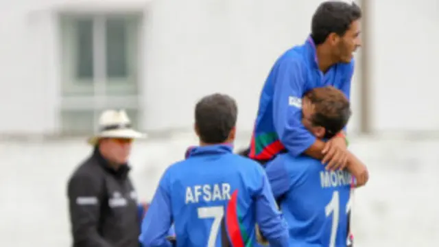 افسر خان ځاځي او جاويد احمدي ښه پيل درلود.