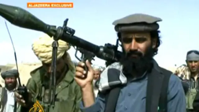 گفته شده که این قیام خودجوش است، اما یک نماینده غزنی در مجلس گفت که فرماندهان سابق حزب اسلامی، ناراضیان گروه طالبان و عوامل دولتی در سازماندهی آن نقش دارند