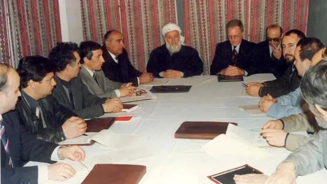 خوسده افغانستنا - ۱۲ دسامبر سال ۱۹۹۶. پروتکل مناطق داغ و طرح پروتکل ملاقات امامعلی رحماناف و سید عبدالله نوری که باید ماه دسامبر در مسکو امضا میشد، تصویب شد.