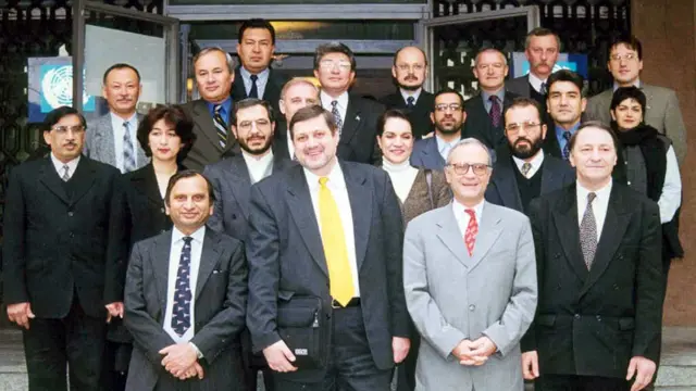 گروه "رابطه"، ژوئن سال ۱۹۹۹ در شهر دوشنبه.