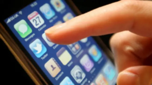 मानवाधिकार संगठनों का कहना है सरकार इंटरनेट पर ‘निगरानी’ रखना चाहती है.