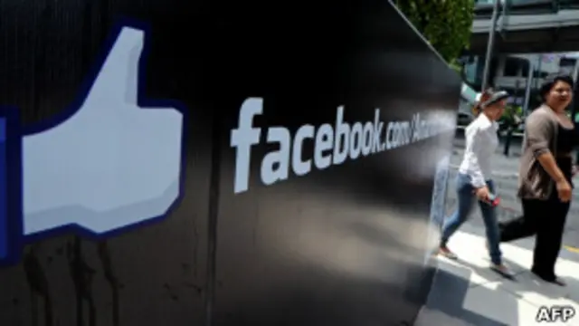 Симпатии в Facebook не всегда искренни, считают некоторые эксперты