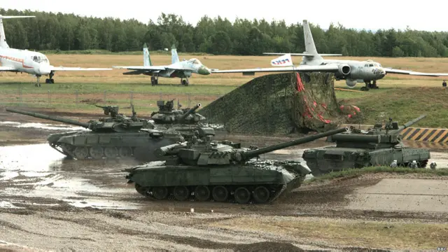 Танки на выставке в Жуковском