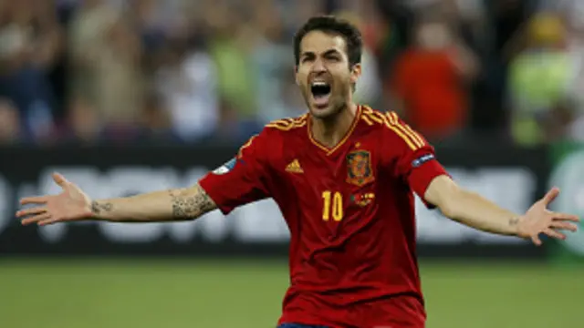 سیس فیبریگاس 2011 میں 25.4 ملین پاؤنڈ کے پانچ سالہ معاہدے کے تحت بارسلونہ میں واپس گئے