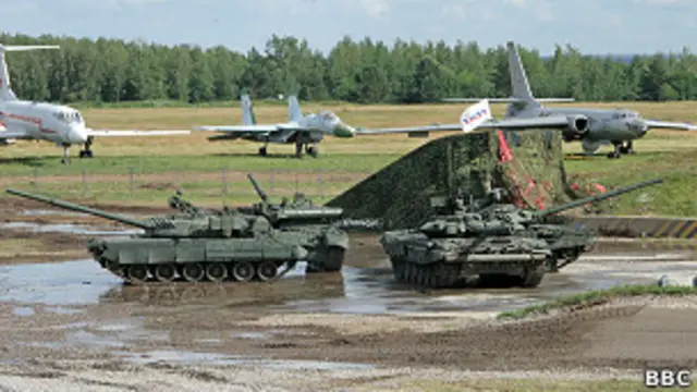 Показательные выступления танков на ТВМ-2012