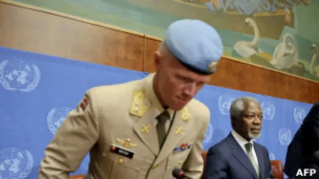 کوفی عنان و فرمانده ناظران