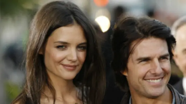 ٹام کروز نے نومبر سنہ دو ہزار چھ میں تینتیس سالہ کیٹی ہومز سے تیسری شادی کی تھی