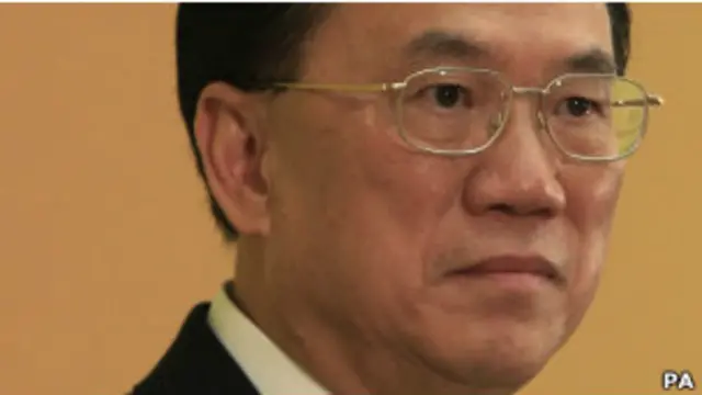 曾荫权表示，离任在即，百感交集。