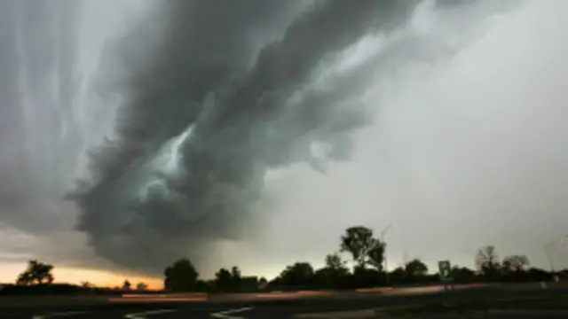 عاصفة هوجاء ضربت واشنطن ومحيطها