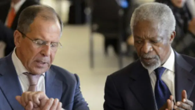 روسيه د سوريې ملاتړی هېواد ګڼل کېږي او ويل کېږي همدې اسد ته په واک کې د پاتې کېدو زمينه برابره کړې.