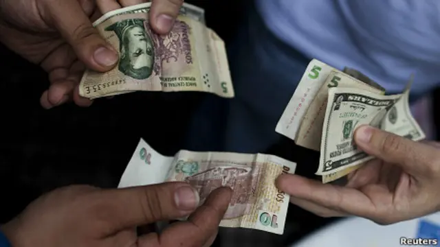 Notas de dólar (Reuters)