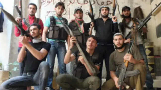 بعض مقاتلي الجيش السوري الحر