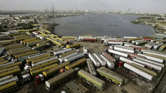 د خیبر پښتونخوا لارې تړل کېدو تر ډېره د امریکا هغو پوځي اکمالاتو ستنولو ته ستونزې جوړې کړې، چې له افغانستانه یې په تدریجي ډول وباسي.