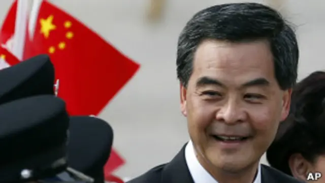 特首梁振英出席2012年7月1日的升旗儀式。