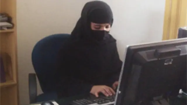 فریدہ آفریدی کا شمار اپنے علاقے کی چند تعلیم یافتہ خواتین میں ہوتا تھا