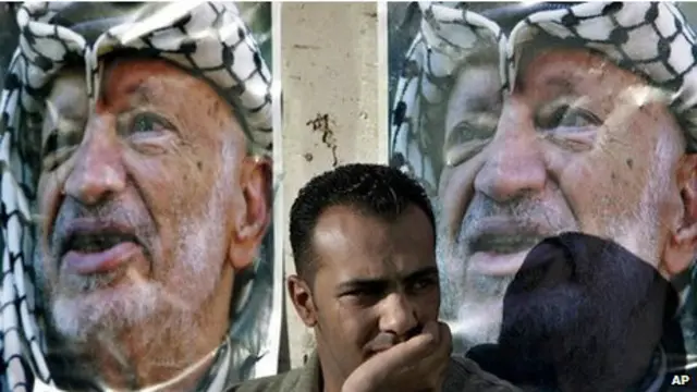 Yasser Arafat memimpin Organisasi Pembebasan Palestina selama 35 tahun