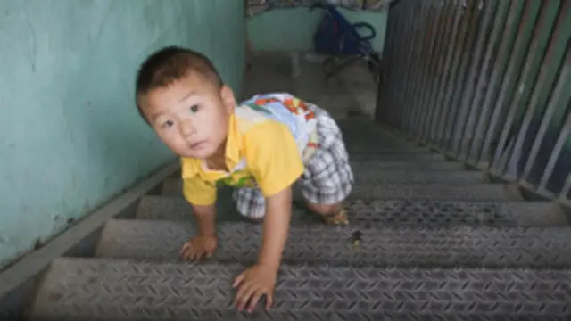 په چين کې د يو ماشوم پر تګلارې نيوکې زياتې شوې دي