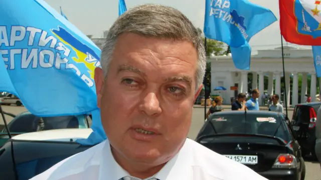 За словами першого заступника міського голови Сергія Савєнкова, автопробіг проводиться на підтримку закону, який „викликав незрозумілу істерію” в опозиції. 