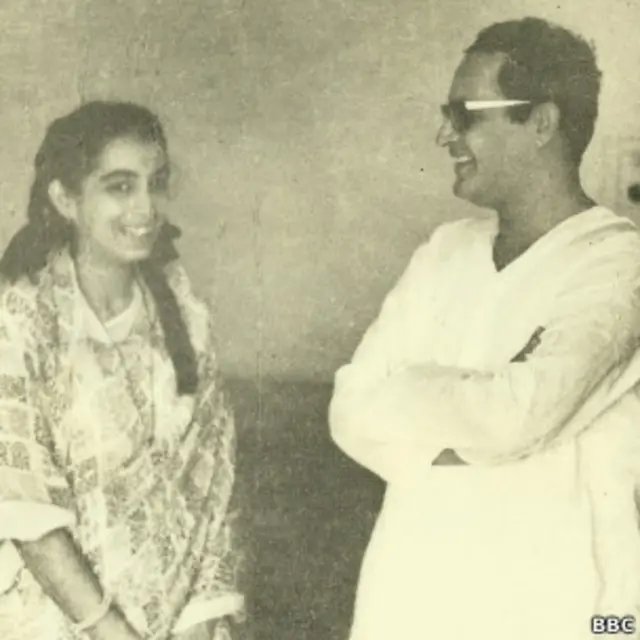 गुरुदत्त, अपनी छोटी बहन ललिता लाजमी के साथ