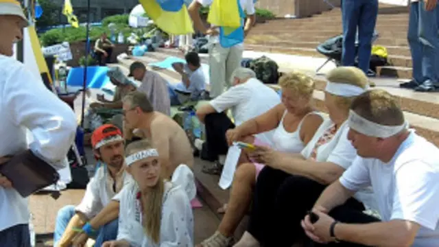 мовний протест у Києві біля Українського дому