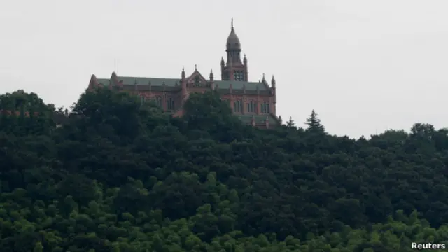 Gereja Katolik Sheshan di pinggiran Shanghai. 