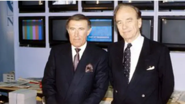 نيل (الى اليسار) وميردوخ