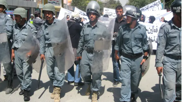 که څه هم لاریون سوله ییز و، خو پولیس د ممکنه اړدوړ د مخنیوي لپاره راوتلي وو.