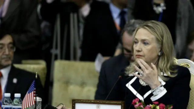 Hillary Clinton phát biểu tại hội nghị bộ trưởng Thượng đỉnh Đông Á EAS tại Phnom Penh