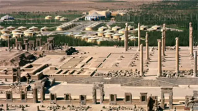 सिकंदर की सेनाओं ने ईरानी शहर पर्सेपोलिस को तबाह कर दिया था