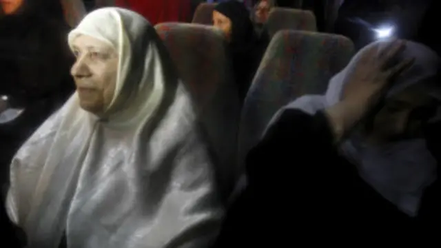 اس موقع پر بہت سے لوگ آبدیدہ ہوگئے