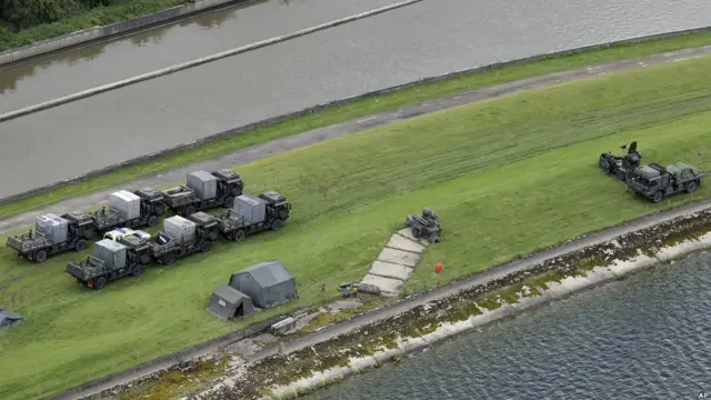 Tentara Inggris mempersiapkan rudal