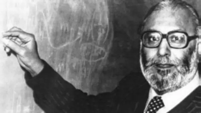 پروفيسر عبدالسلام د پاکستان يواځينى فزيک پوه دى چې د نوبل جايزه يې گټلې ده، خو څرنگه چې احمدي و د پاکستان له تاريخ نه ايستل شوى دى.