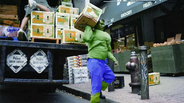 Paulino Cardozo vestido de incrível Hulk (Foto Dulce Pinzón)