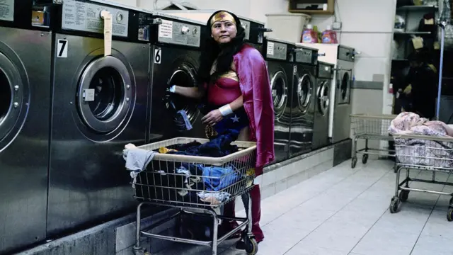 María Luisa Romero como Mulher Maravilha (Foto Dulce Pinzón)