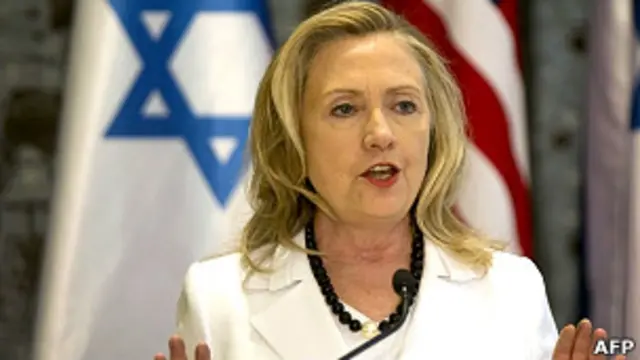 Госсекретарь США заверила египетское руководство в поддержке, а израильское призвала к терпению