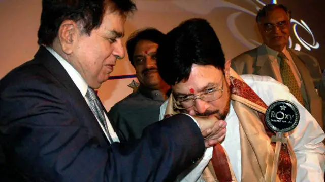 راجیش کھنہ کو بالی وڈ کا پہلا سپر سٹار کہا جاتا تھا اور انہوں نے لگاتار پندرہ ہٹ فلمیں دیں