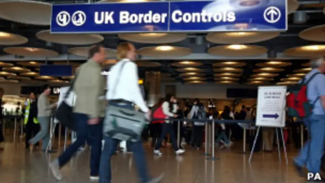 公开信敦促卡梅伦使用欧盟法律中的保障条款,将限制措施延长到2018年。