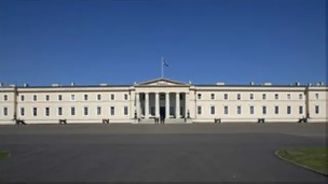 سندهرست یکی از چهار اکادمی نظامی عمده و معتبر دنیا است.