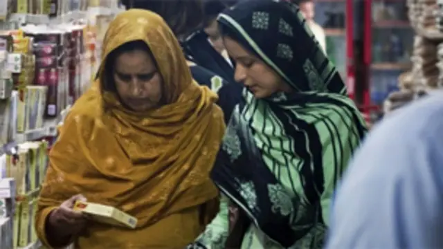 "قانون شته خو پر مېرمنو ظلم کوونکو ته سزا نه ورکول کيږي. همدا دلیل دی چې دا پېښې ورځ په ورځ ډېريږي."