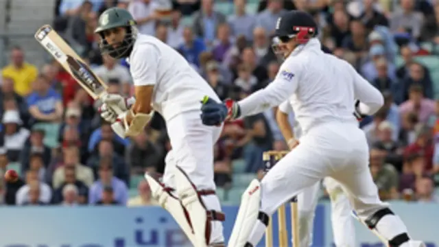  بدھ کو شروع ہونے والے ٹیسٹ میچ میں انگلینڈ نے ٹاس جیت کر بیٹنگ کرنے کا فیصلہ کیا تھا