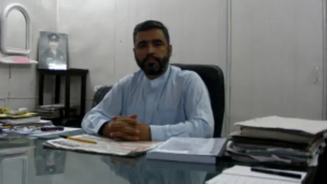 خالد عباس رئیس زندان پیشاور می‌گوید نمایندگان دولت افغانستان در پاکستان هیچگاهی از زندانیان افغان در این زندان دیدن نکرده اند