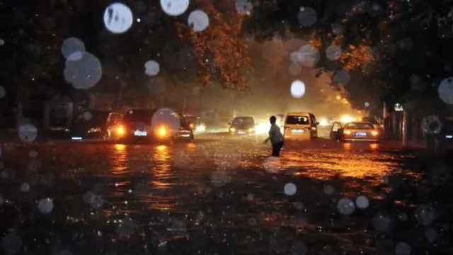 As chuvas começaram na tardepixbet criar contasábado e continuaram até a noite.