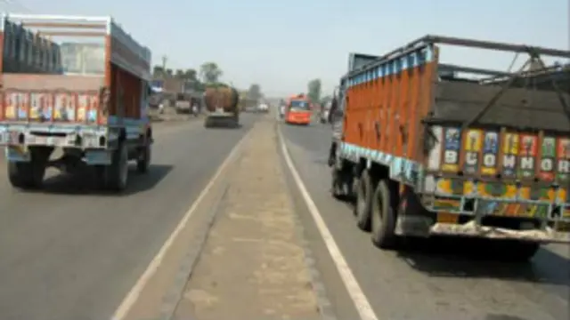 د۷۷۰۰۰ مترو په اوږدوالي سره پلچکونه او واړه پلونه هم جوړ شوي دي.