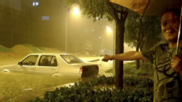 فيضانات بكين